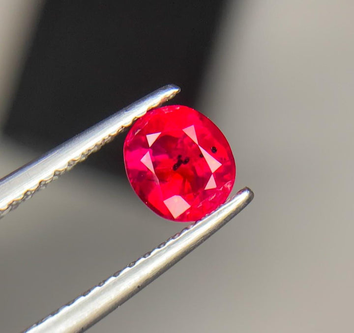 Natural Red Ruby Gemstone: 1.10 CT Oval Cut Ring Stone