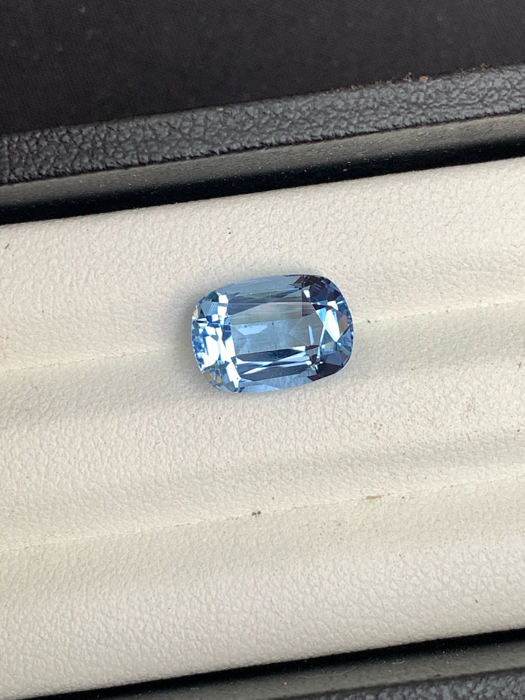 Santa Maria Blue Aquamarine Gemstone: Cushion Cut, 4.00 Carats