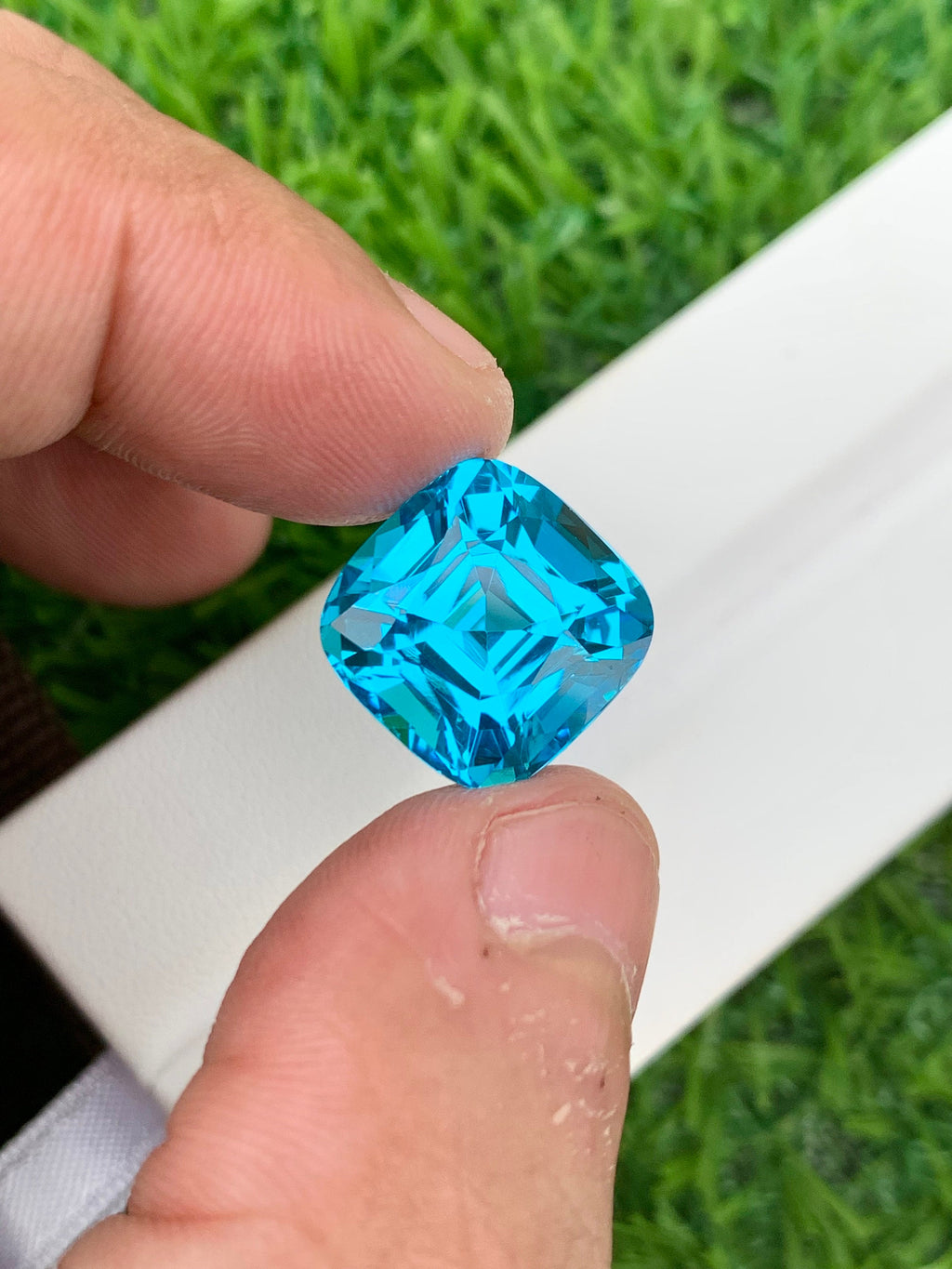 Electric Swiss Blue Topaz Gemstone: 19.25 CT Cushion Cut Stone
