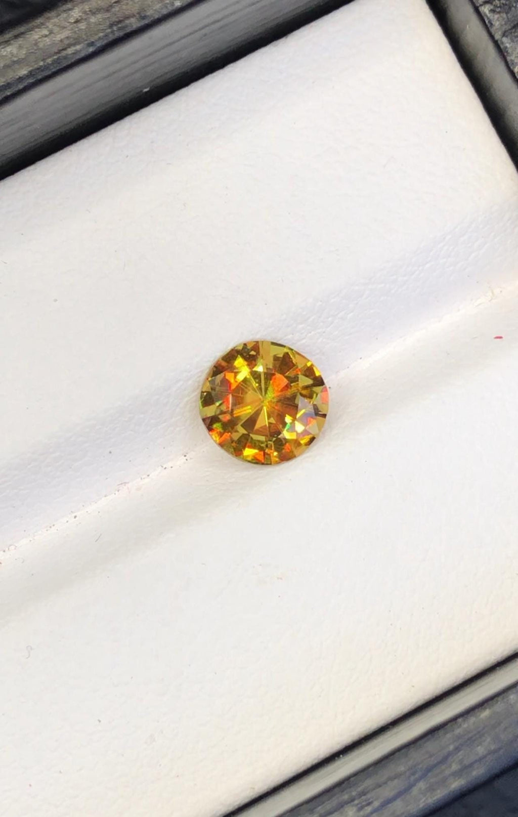 Natural Fire Sphene Gemstone: 1.20 CT Round Cut Titanite