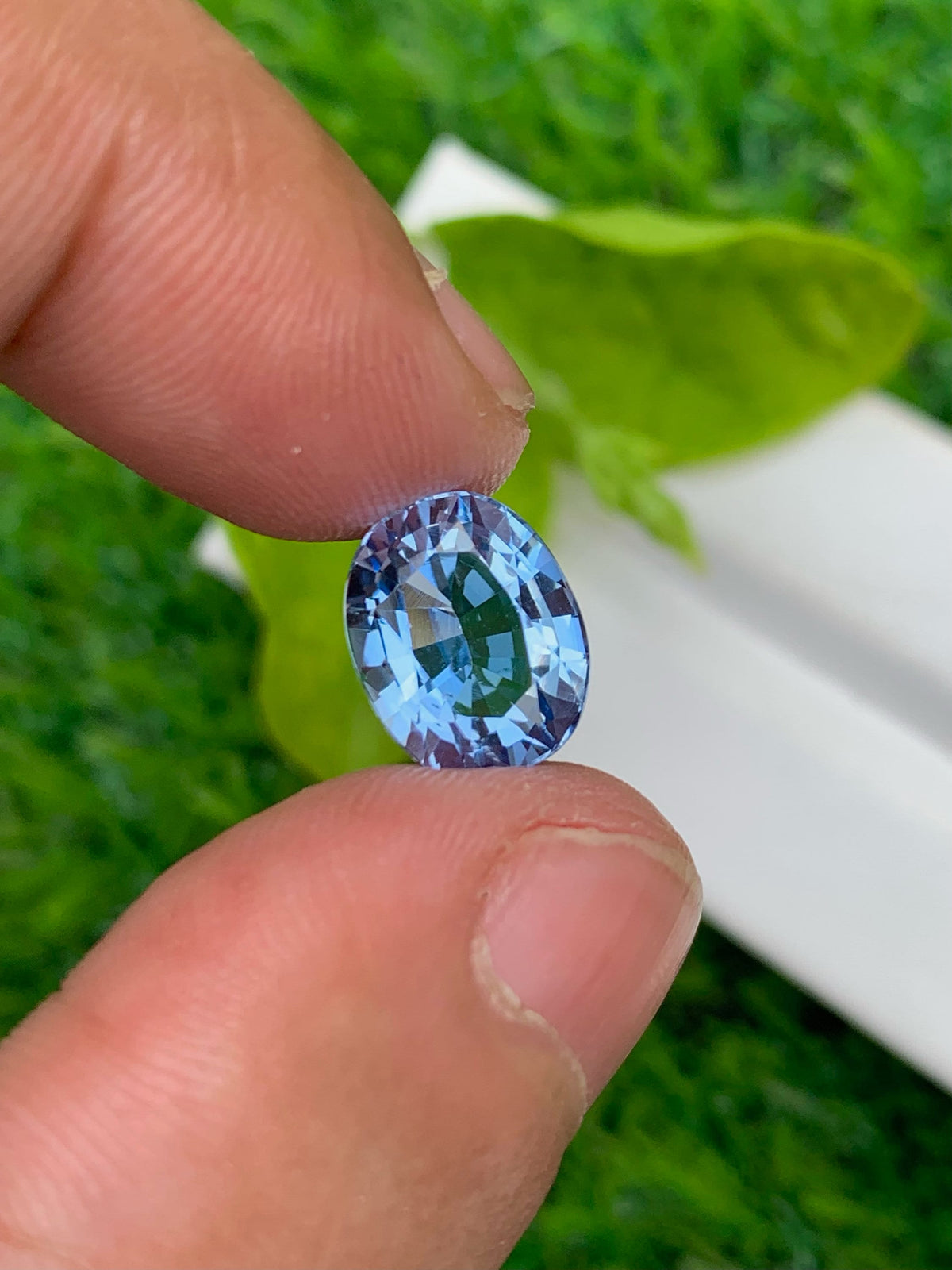 Santa Maria Aquamarine Loose Gemstone: Faceted Oval Cut, 4.35 CT
