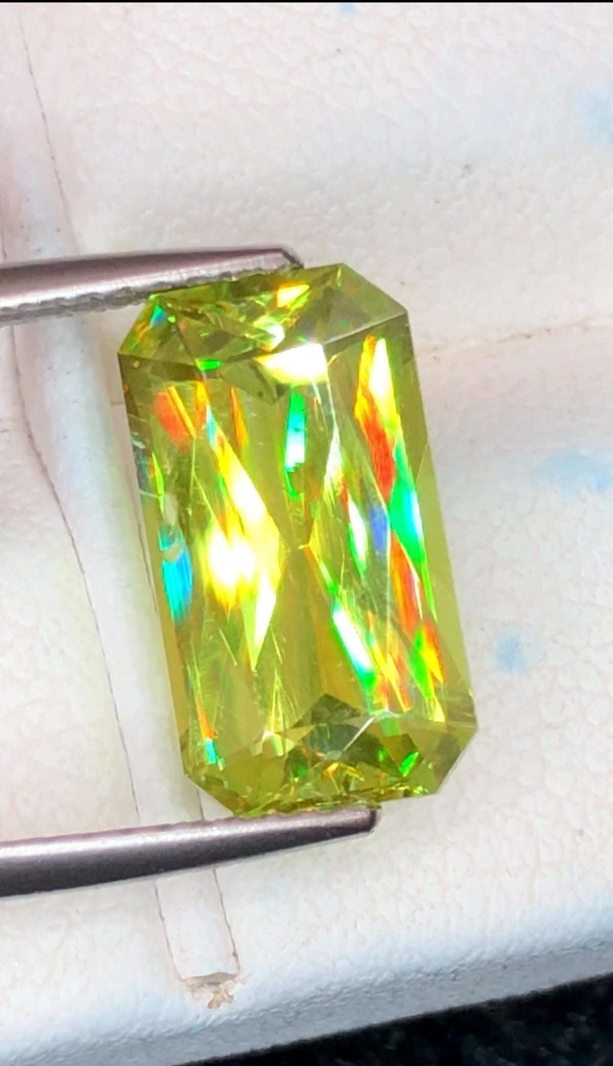 Natural Apple Green Sphene Gemstone – Fancy Cut, 3.90 Carats (Madagascar)