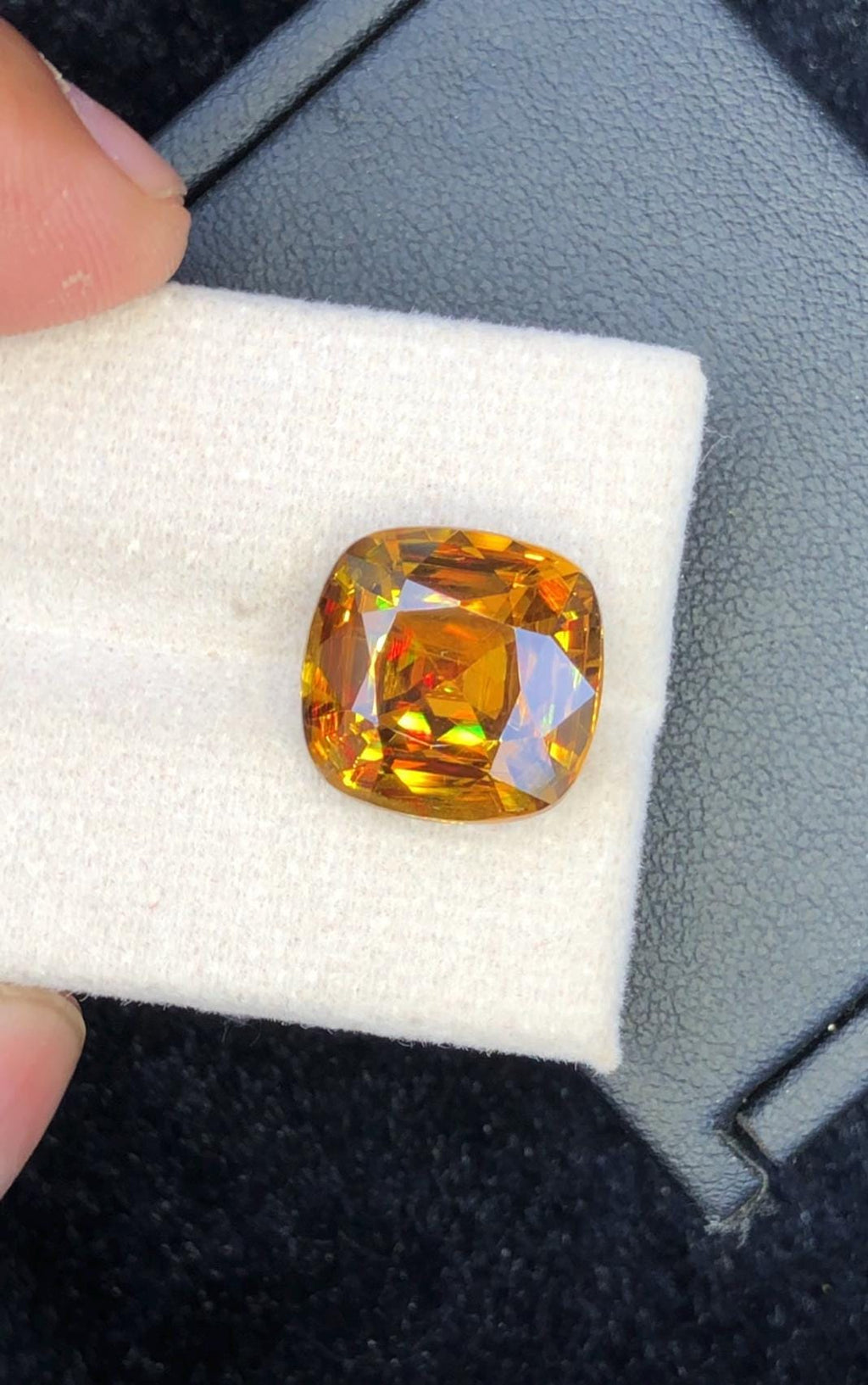 10.95 Carat Faceted Sphene Gemstone: Yellow-Green Ring Stone