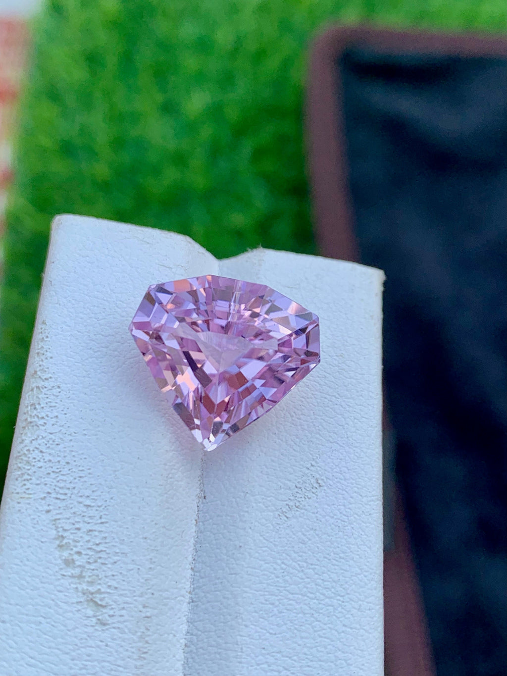 16.80 CT Eye Clean Pink Kunzite Gemstone: Fancy Cut Stone
