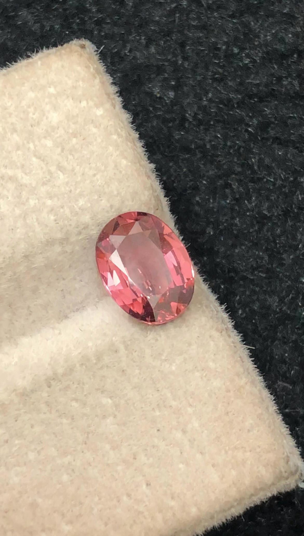 Padparadscha Sapphire 1.23 ct Oval Cut – Lively Orange-Pink Glow With Certificate