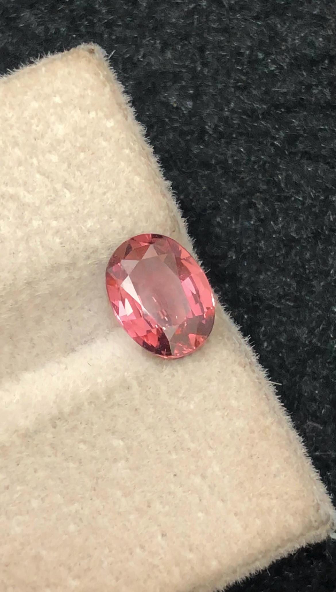 Padparadscha Sapphire 1.23 ct Oval Cut – Lively Orange-Pink Glow With Certificate