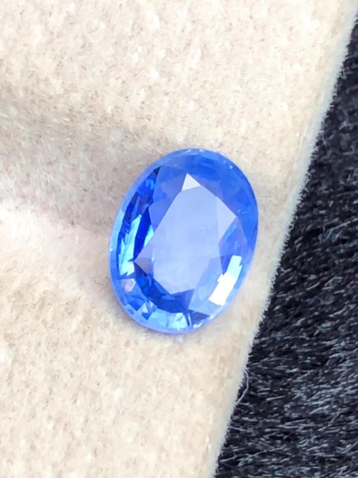 Blue Sapphire 1.31ct Oval Cut • Sri Lanka