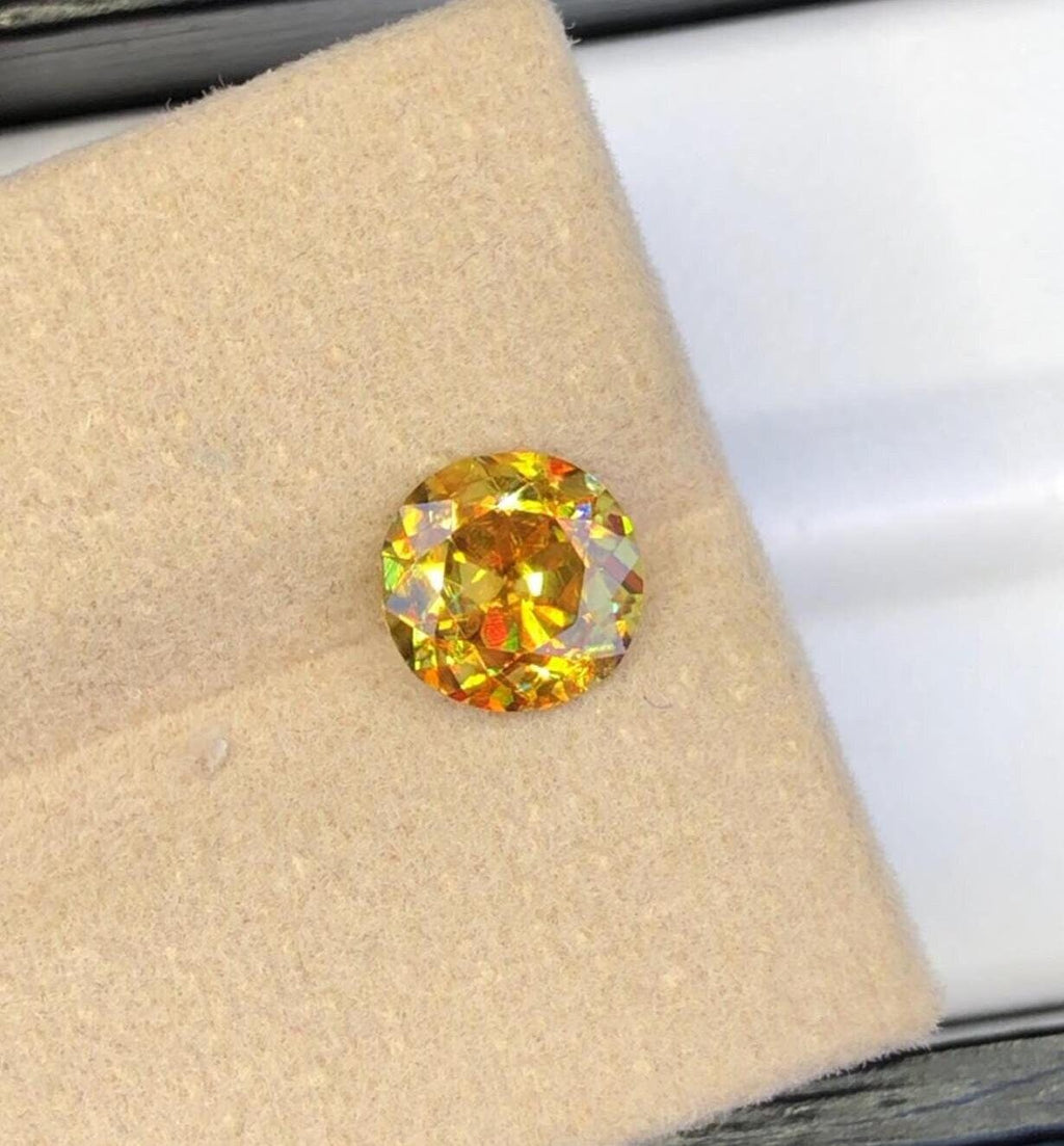 Natural Fire Sphene Gemstone: Round Cut, 1.45 CT, Himalayan Origin