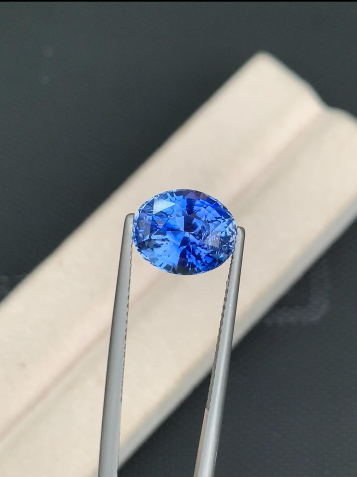 Certified 6.08 Carat Oval Blue Sapphire Gemstone: Jewelry/Astrology