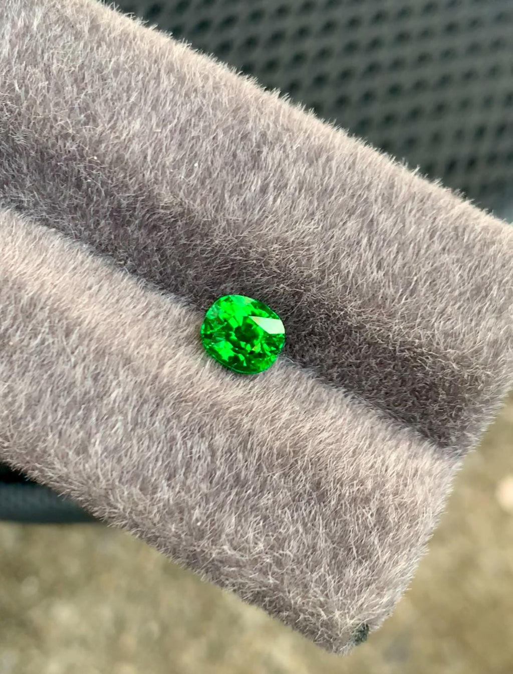 Vivid Green Tsavorite Garnet: 1.10 Carat Cushion Cut Gemstone
