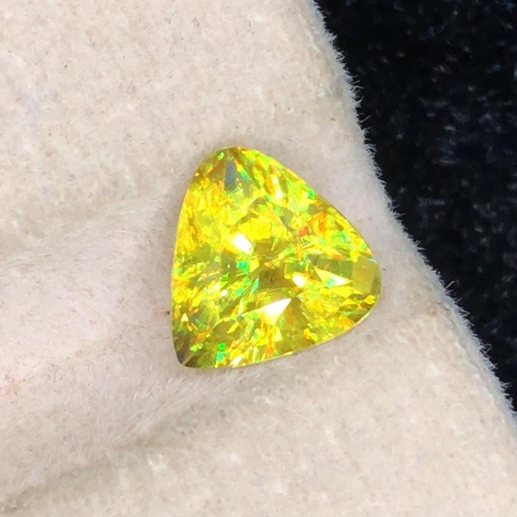 Yellow Sphene 1.55 ct Heart Shape Full Fire from Pakistan