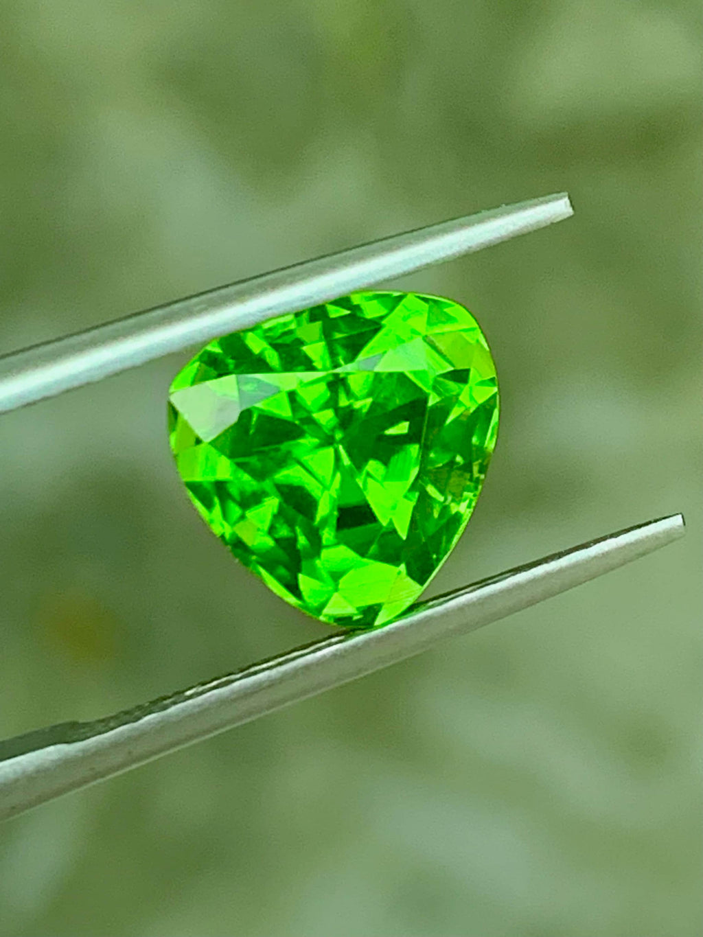 Trillion Cut Green Peridot Gemstone: Natural August Birthstone, 3.30 Cts
