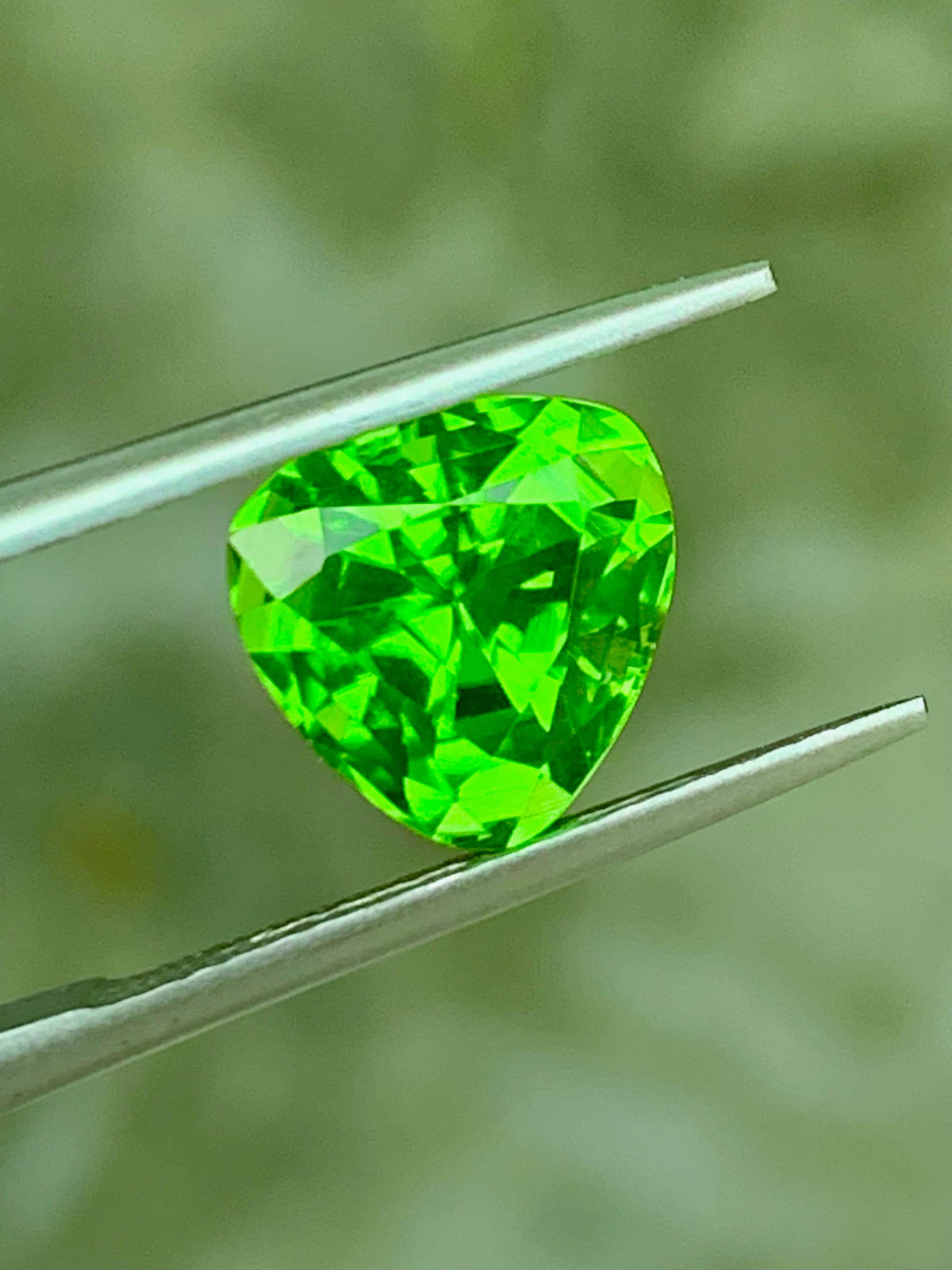 Trillion Cut Green Peridot Gemstone: Natural August Birthstone, 3.30 Cts