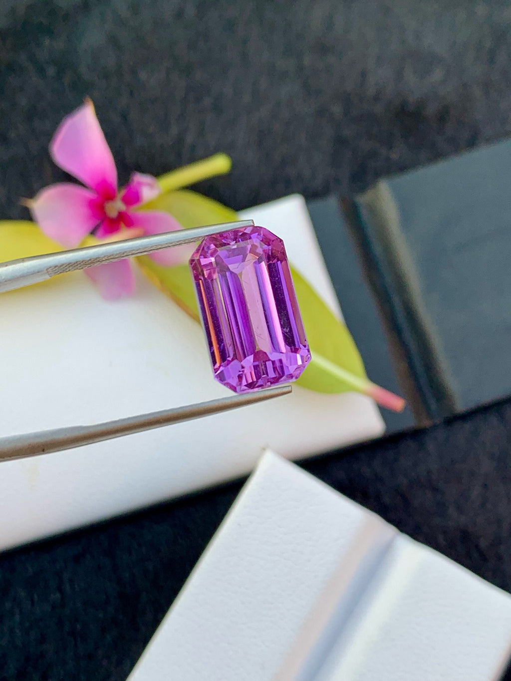 Pink Purple Kunzite Gemstone: Emerald Cut, VVS Clarity, 8.20 CT