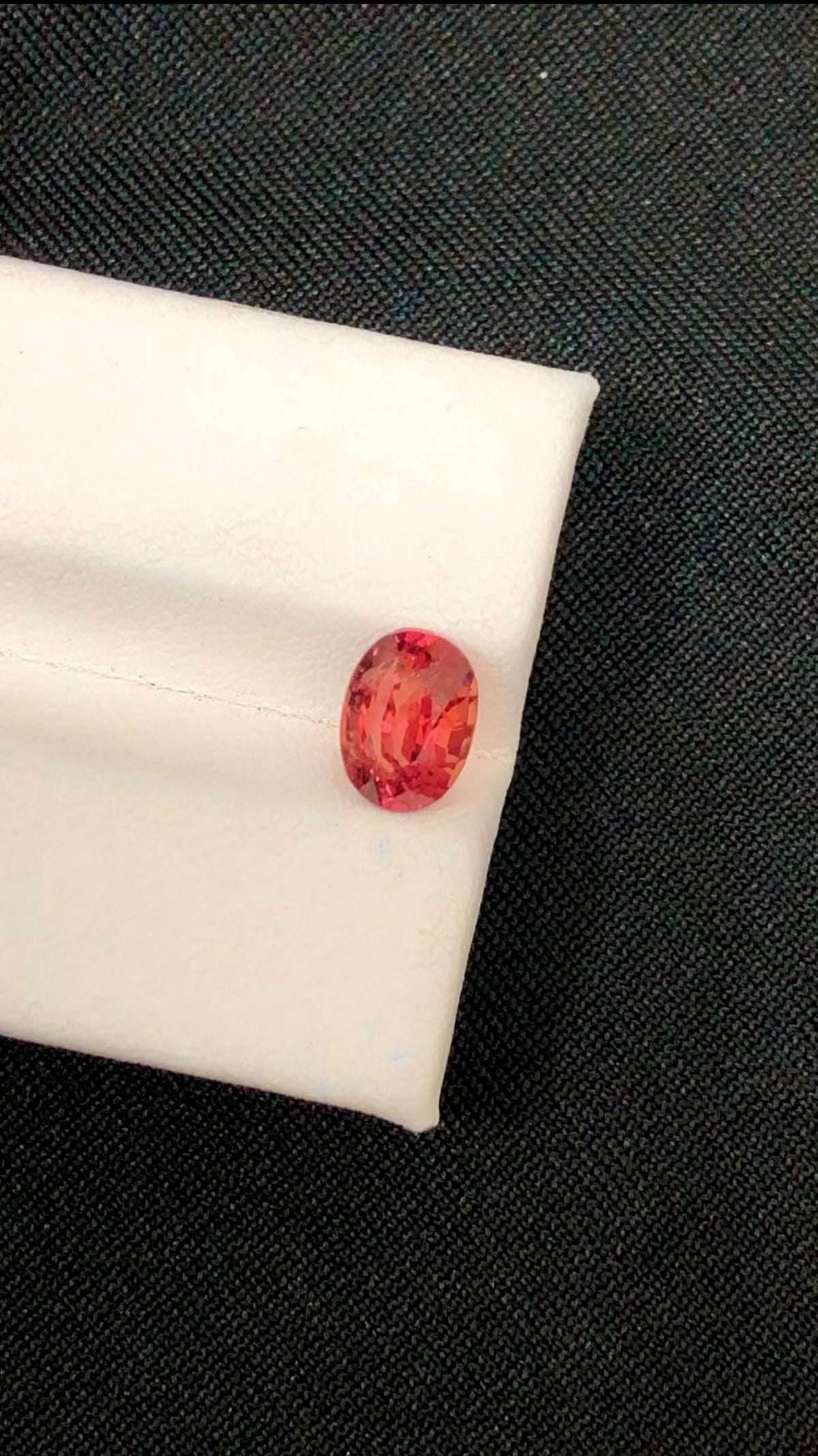 Sunset Padparadscha Sapphire: 1 Carat Oval Gemstone, Sri Lankan Origin