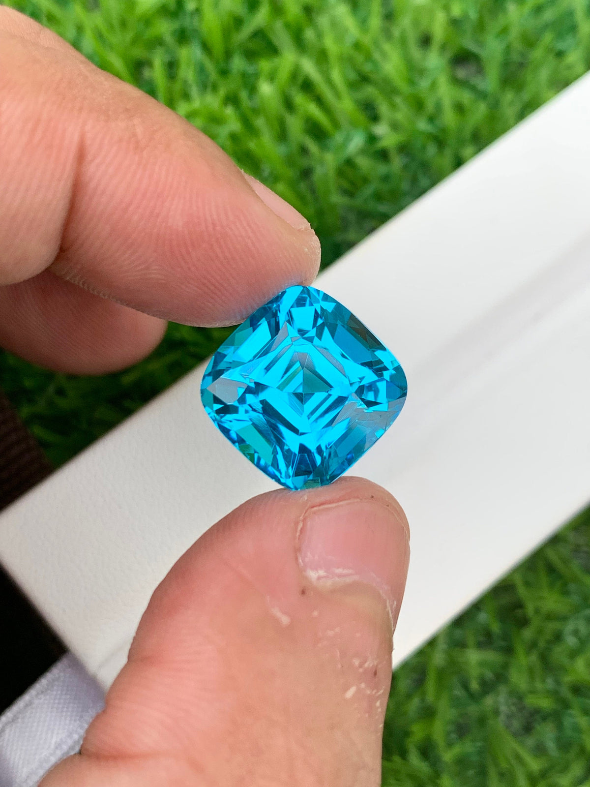 Electric Swiss Blue Topaz Gemstone: 19.25 CT Cushion Cut Stone