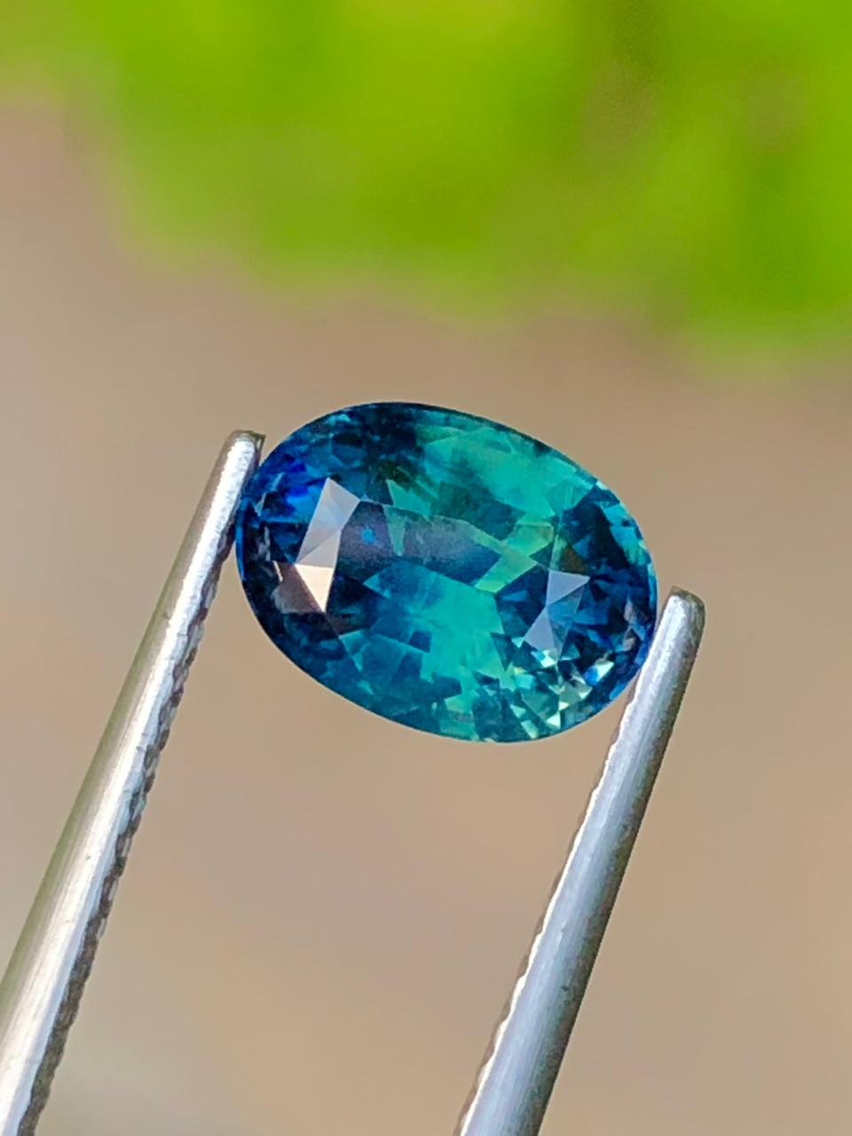 Bi-Color teal Sapphire 1.80 ova Cut •  Blue Party Sapphire from srilanka With Certificate