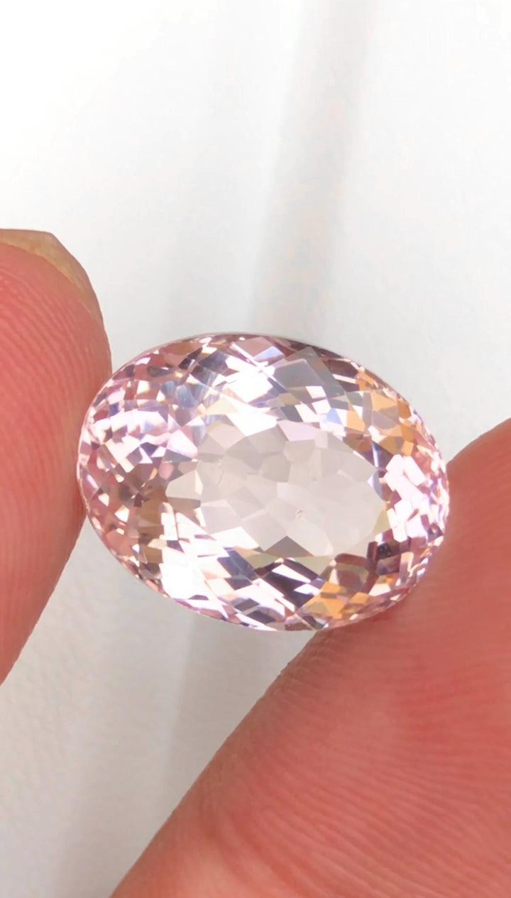 Pink Morganite 10.55 ct Oval Cut – From Pakistan