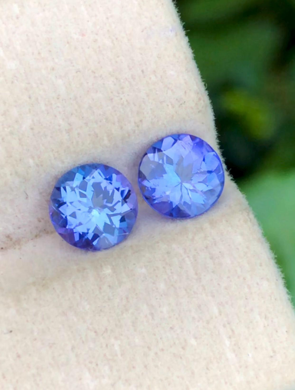 Tanzanite Pair 1.80 Carat Round Cut – 6mm Matched Set (6.10x6.10x3.60mm)