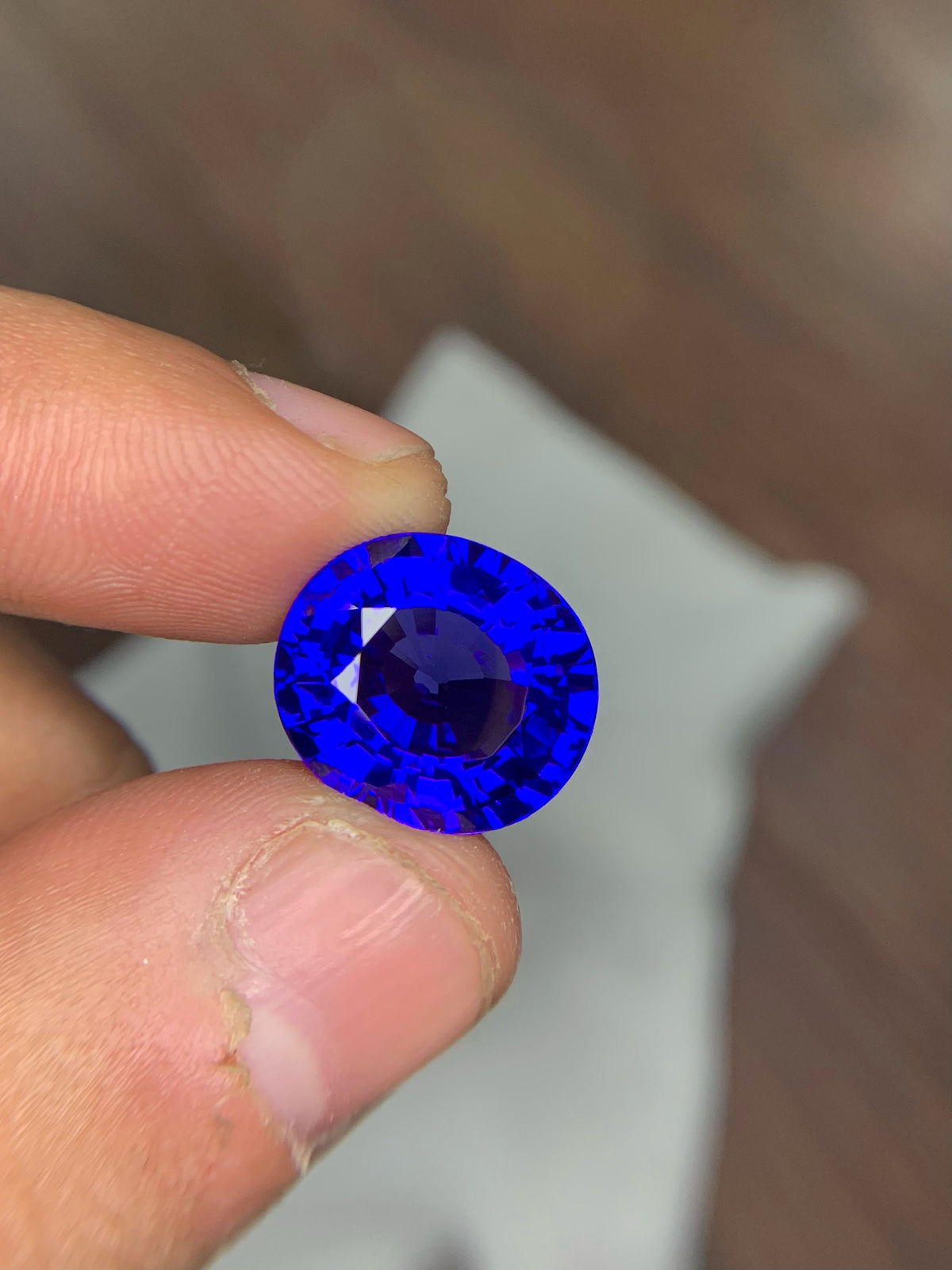 Oval Tanzanite Gemstone: 10.05 Carat Certified Loose Stone
