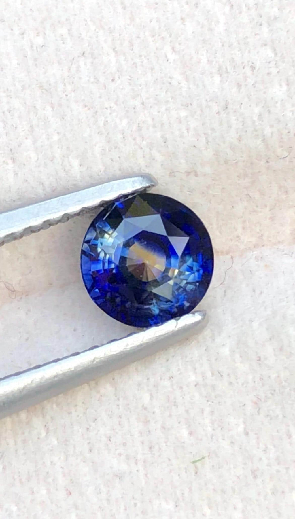 Blue Sapphire 1.24 ct Round Cut • Sri Lanka With Certificate