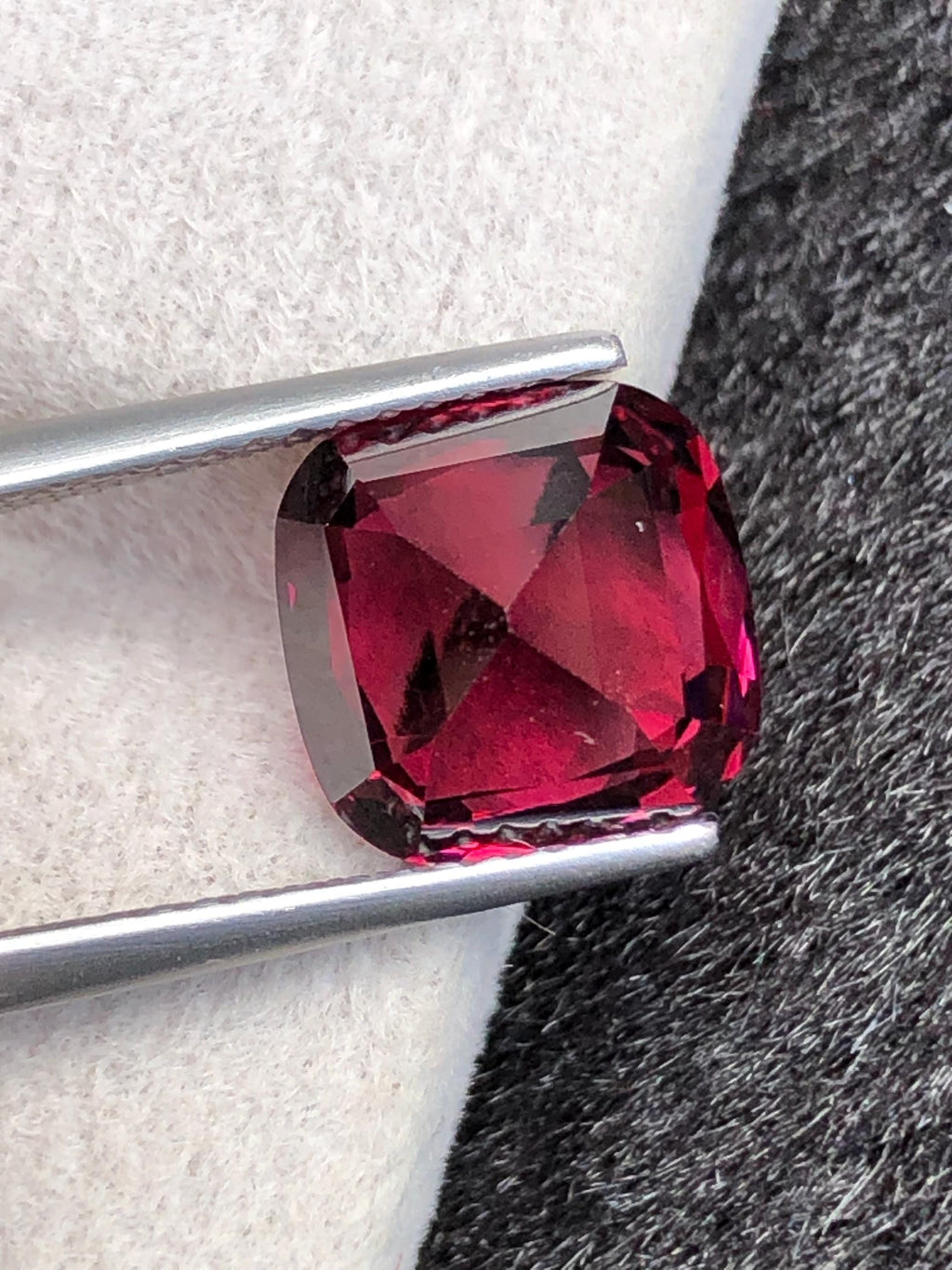 Rhodolite Garnet 4.26ct Cushion Cut Raspberry Pink from Tanzania