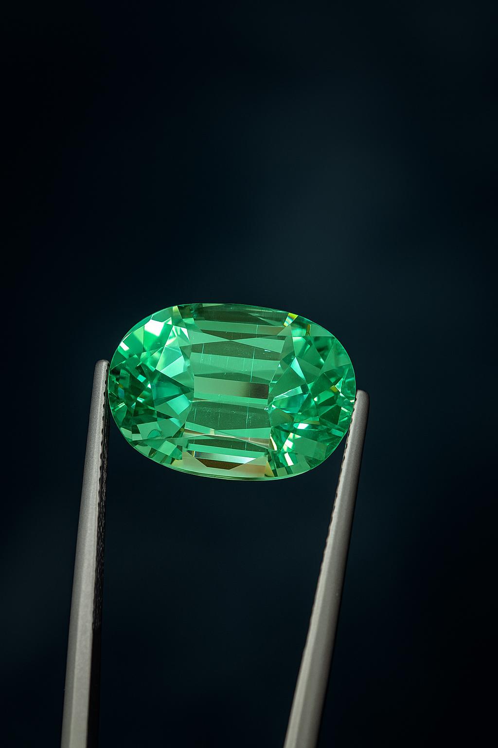 Green Hiddenite 16.85ct oval Cut | Vivid Green Spodumene from Afghanistan.