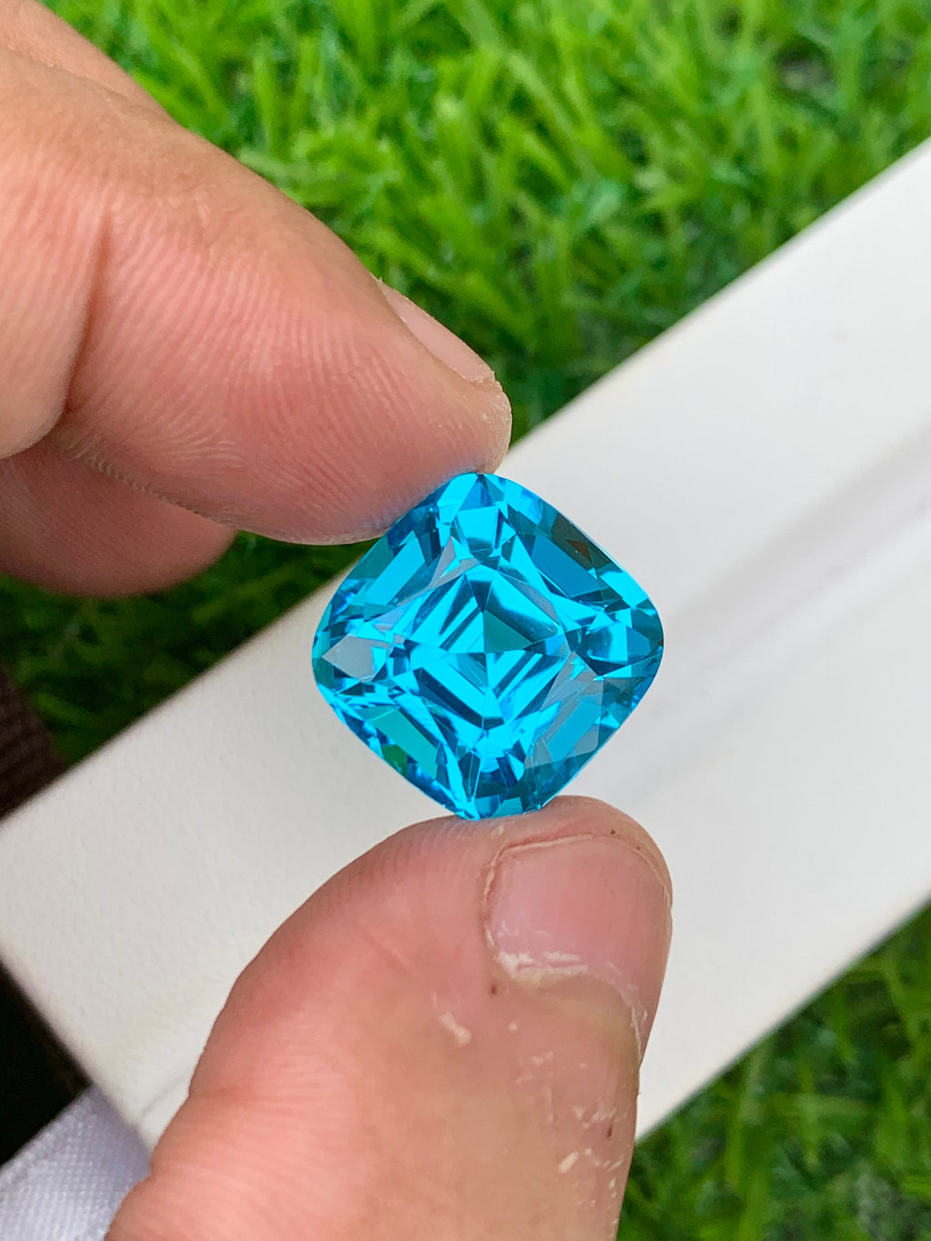 Electric Swiss Blue Topaz Gemstone: 19.25 CT Cushion Cut Stone