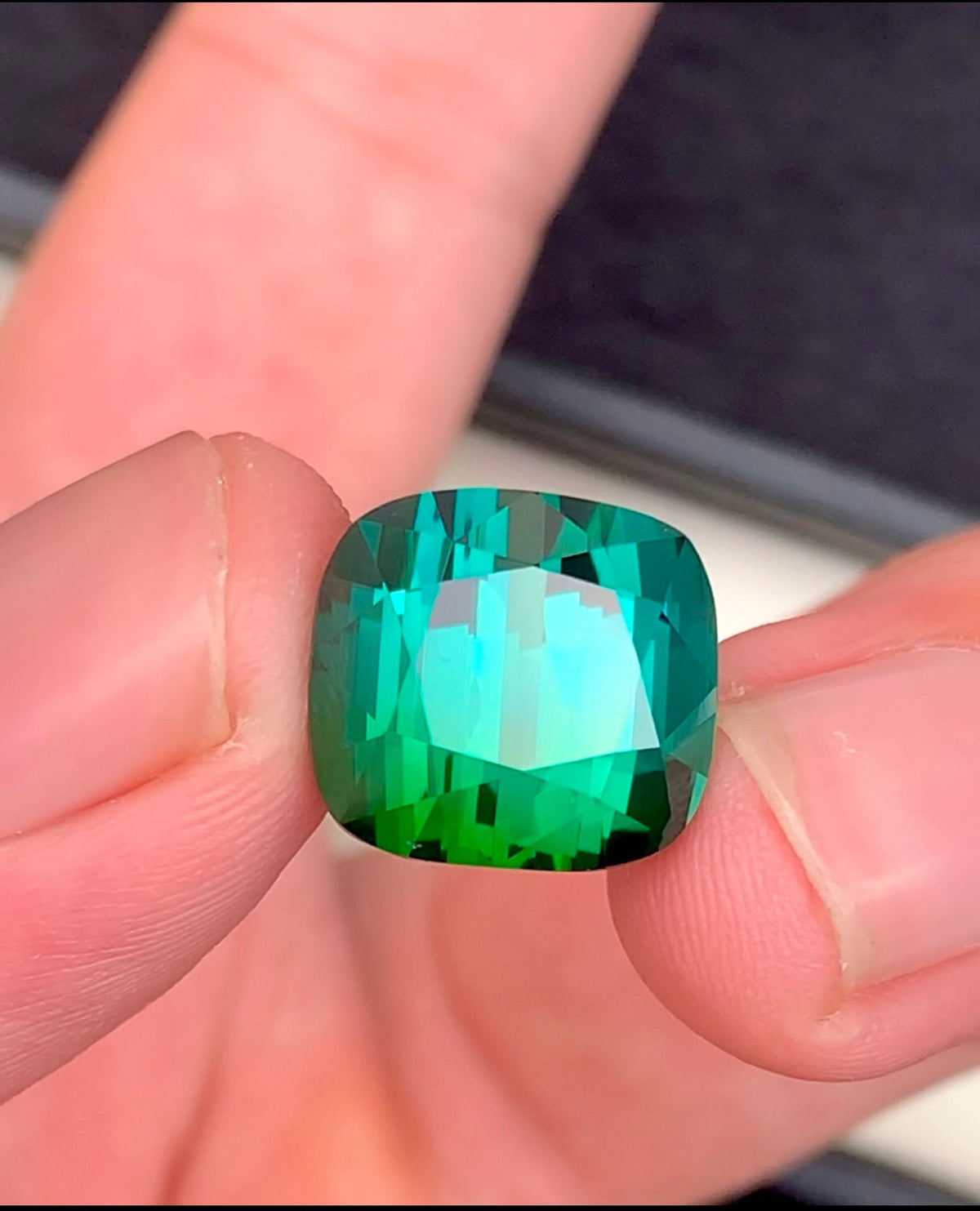 Blue Green Tourmaline Gemstone: 16.40 CT Flawless Cushion Cut
