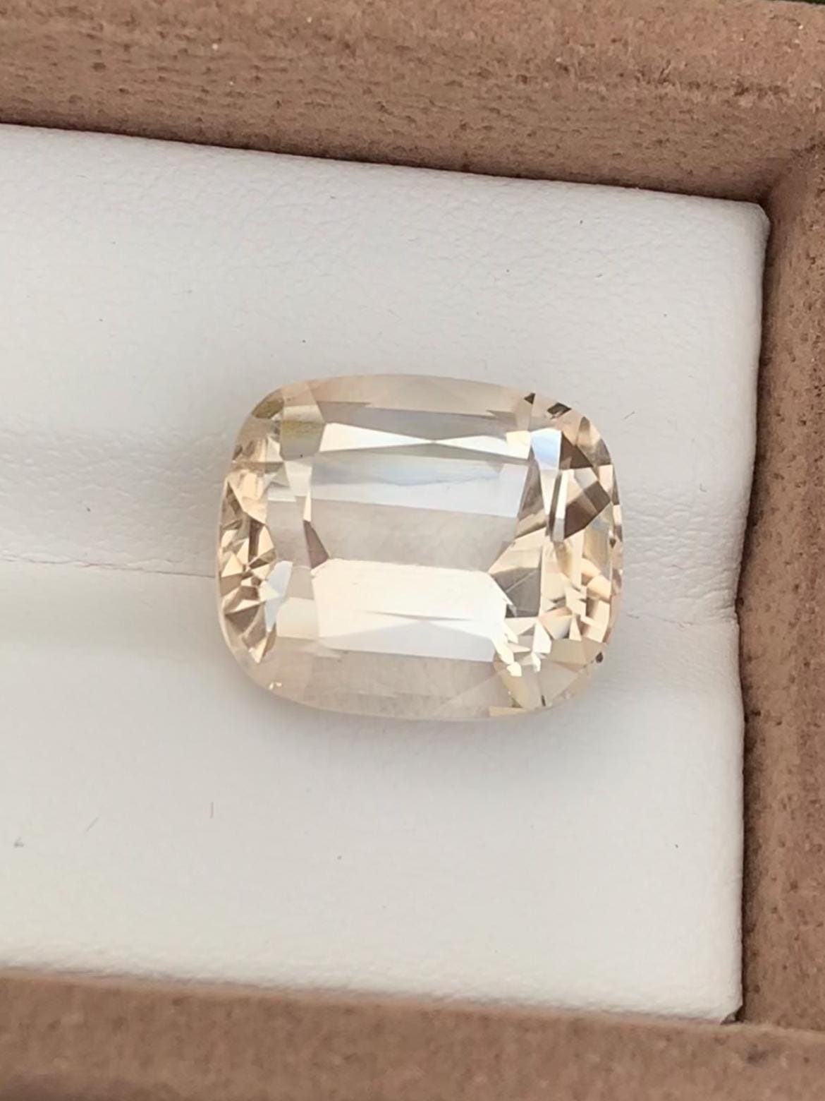 Golden Topaz 15.80ct Cushion Cut – Skardu Pakistan