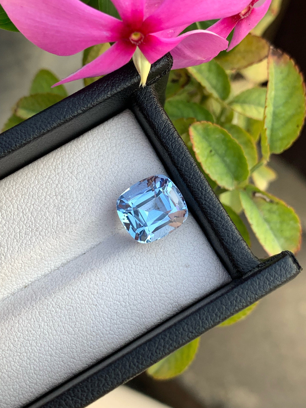 Santa Maria Blue Aquamarine Gemstone: 4.5 Carat Cushion Cut