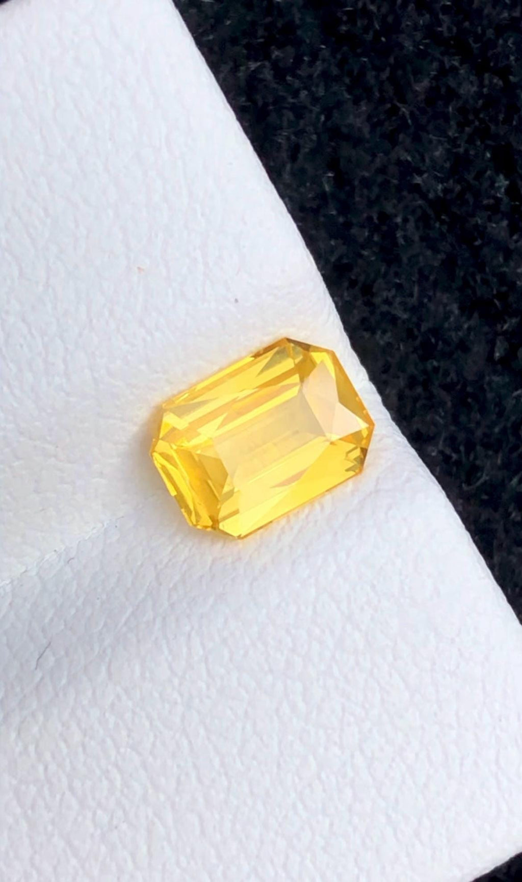 Yellow Sapphire 1.05 ct Octagonal Radiant Cut - Madagascar With Certificate