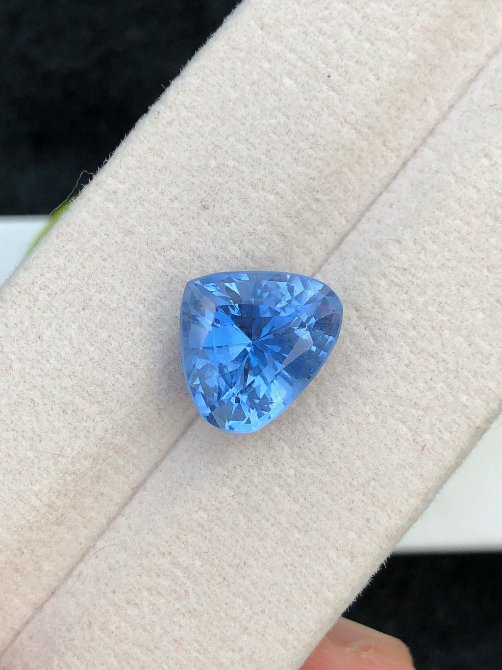 4.55 CT Santa Maria Aquamarine Gemstone: Deep Blue Heart, Brazil