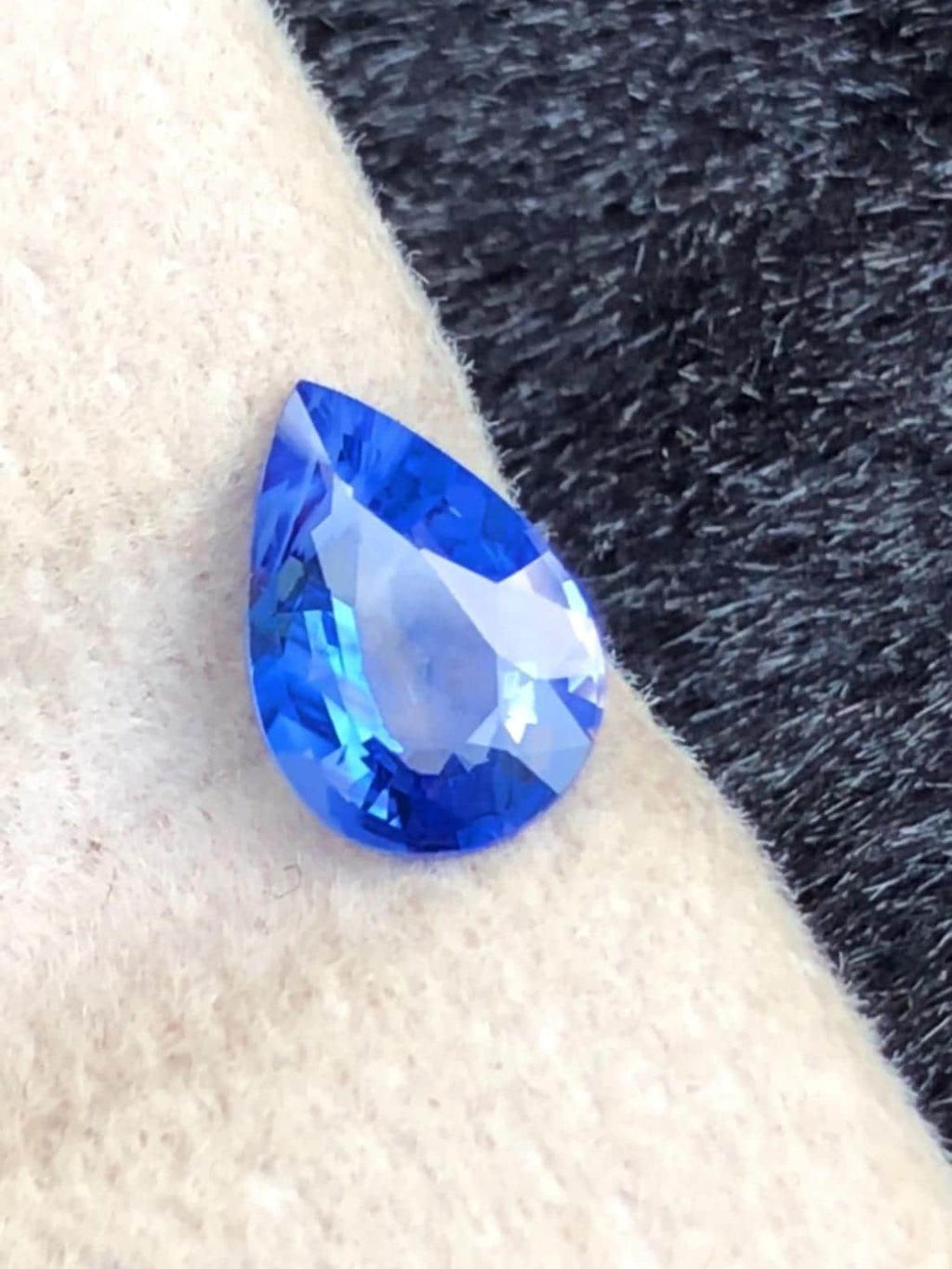 Royal-Blue Sapphire 0.92ct Pear Cut • Sri Lanka