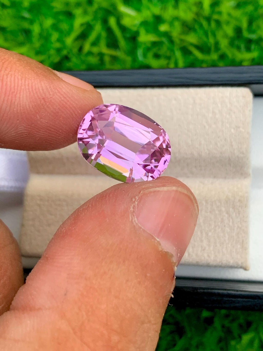 Natural Pink Kunzite Gemstone: Oval Faceted Loose Gem (11.15 CT)