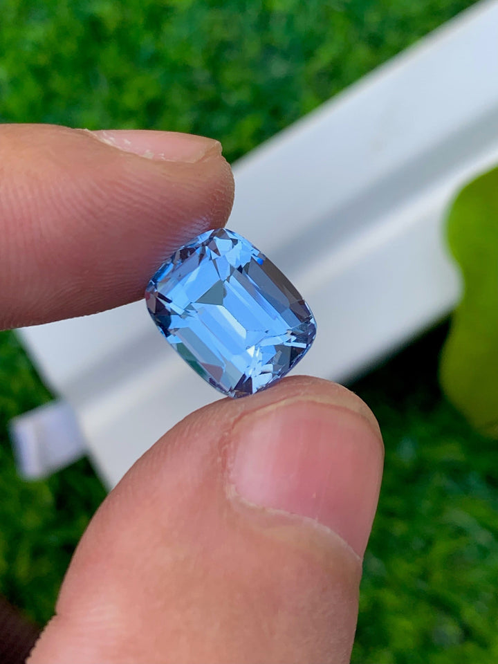 Santa Maria Blue Aquamarine: 5.40 CT VVS Cushion Cut Gemstone