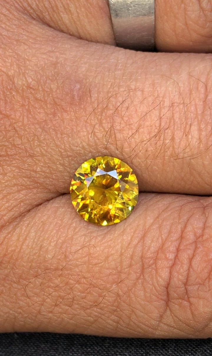 Natural Fire Sphene Gemstone: 2.90 CT Round Cut Titanite