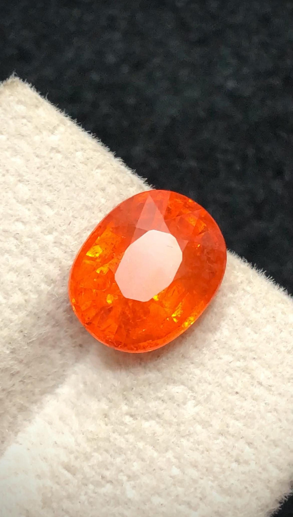 Fanta Garnet 6.40ct Oval Cut – Vibrant Orange Collector’s Gem