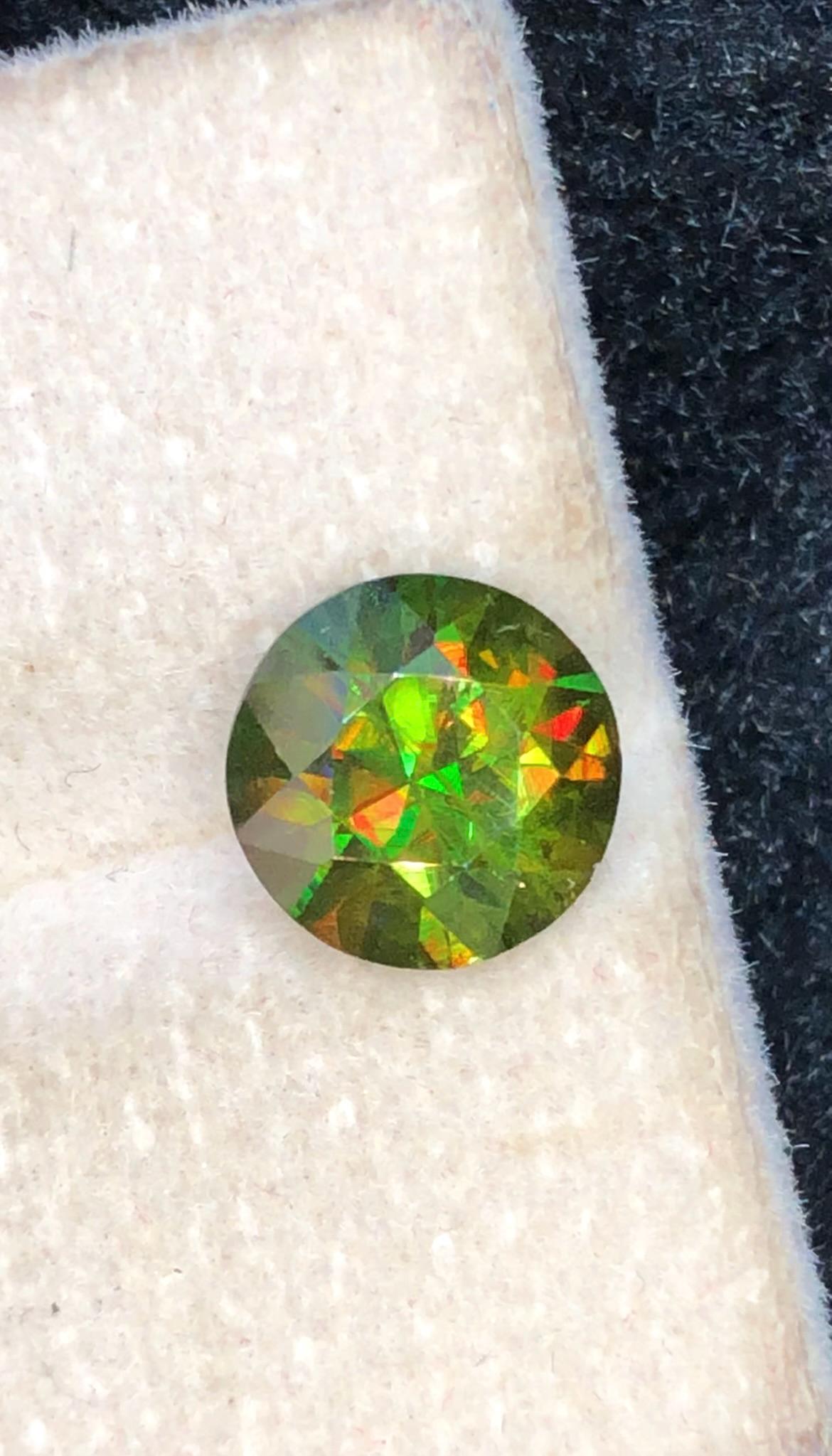Chrome Sphene 2.20ct Round Cut – Madagascar • Full Fire