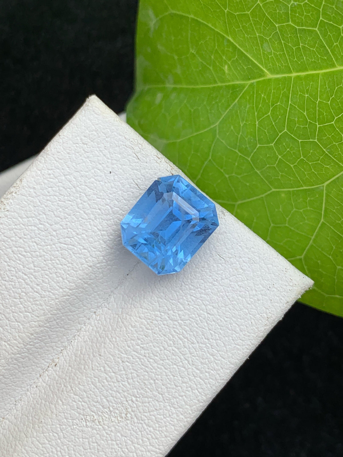 Santa Maria Aquamarine Gemstone: Deep Blue Emerald Cut, 4.00 CT
