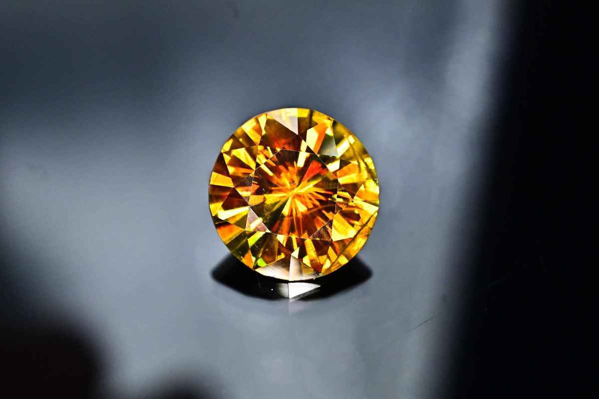 Round Cut Sphene Gemstone: 5.40 CT Natural Titanite Stone