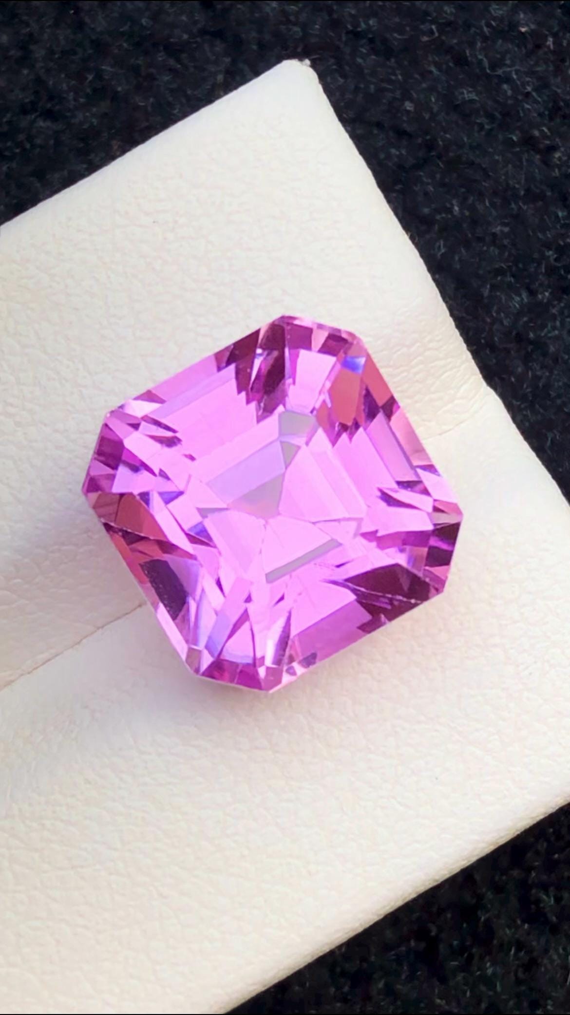 Pink Kunzite 14.30 carats Emerald Cut – Afghanistan Origin