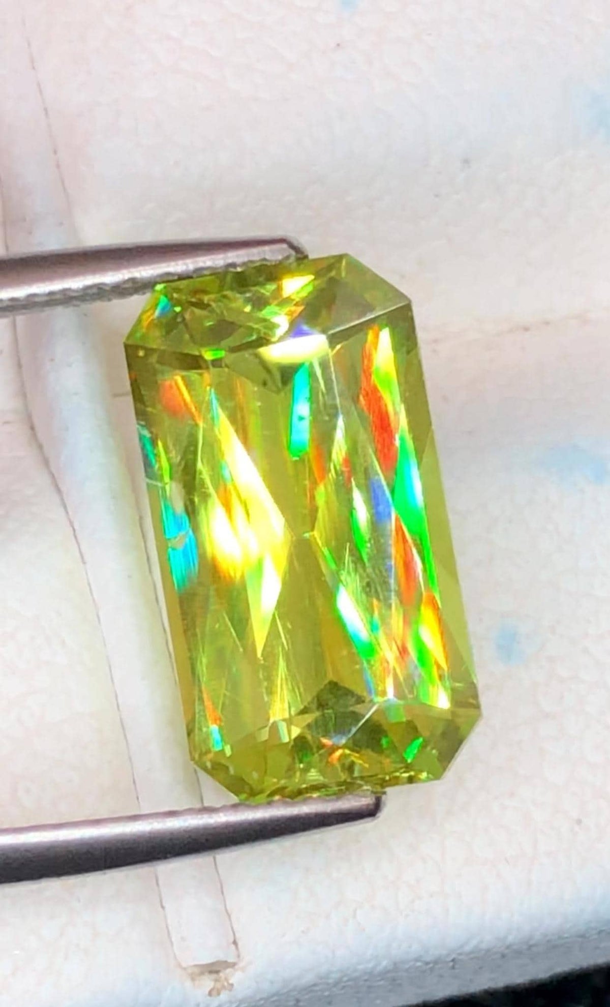 Natural Apple Green Sphene Gemstone – Fancy Cut, 3.90 Carats (Madagascar)