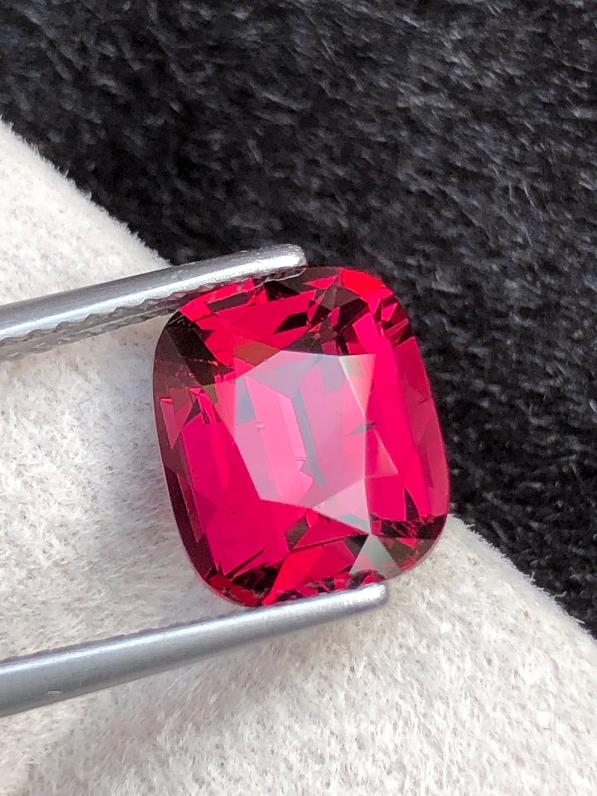Tanga Mine Rhodolite Garnet 3.95ct Cushion Cut – Raspberry-Tone Tanzanian Gemstone