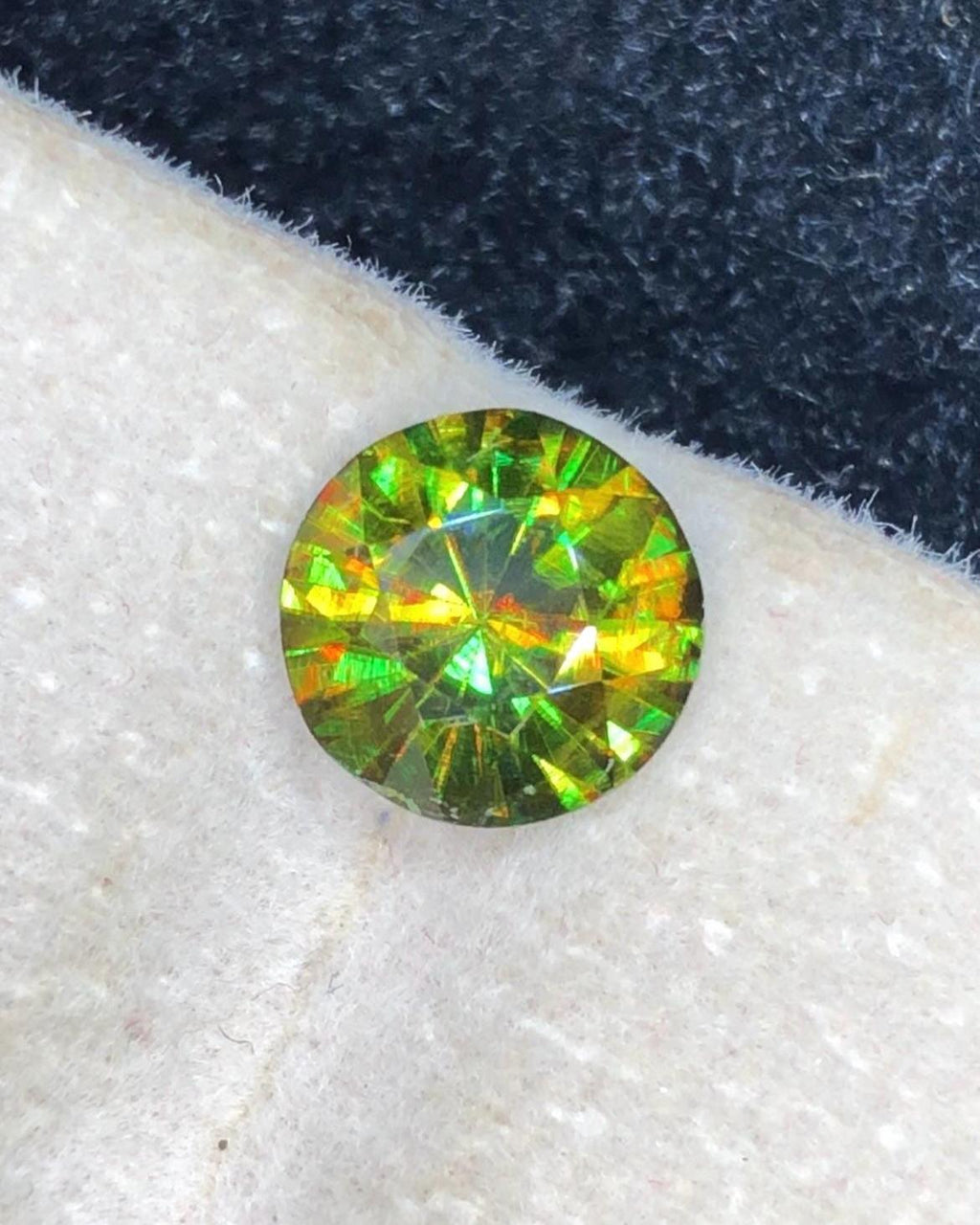 Chrome Sphene 1.90ct Round Cut – Madagascar • Full Fire