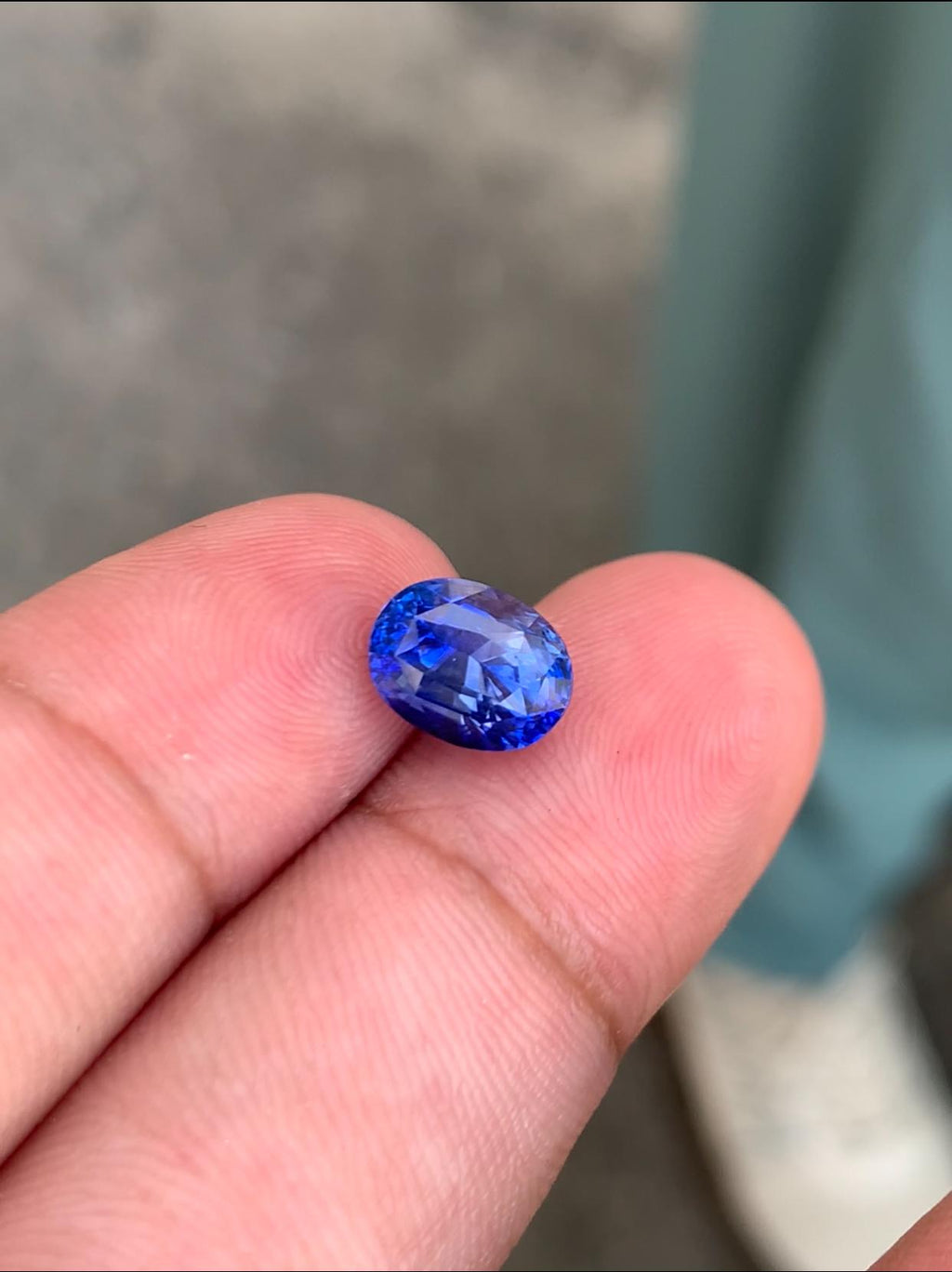 Sri Lanka Blue Sapphire Gemstone: 3.06 Carat Oval Cut, 9x7mm