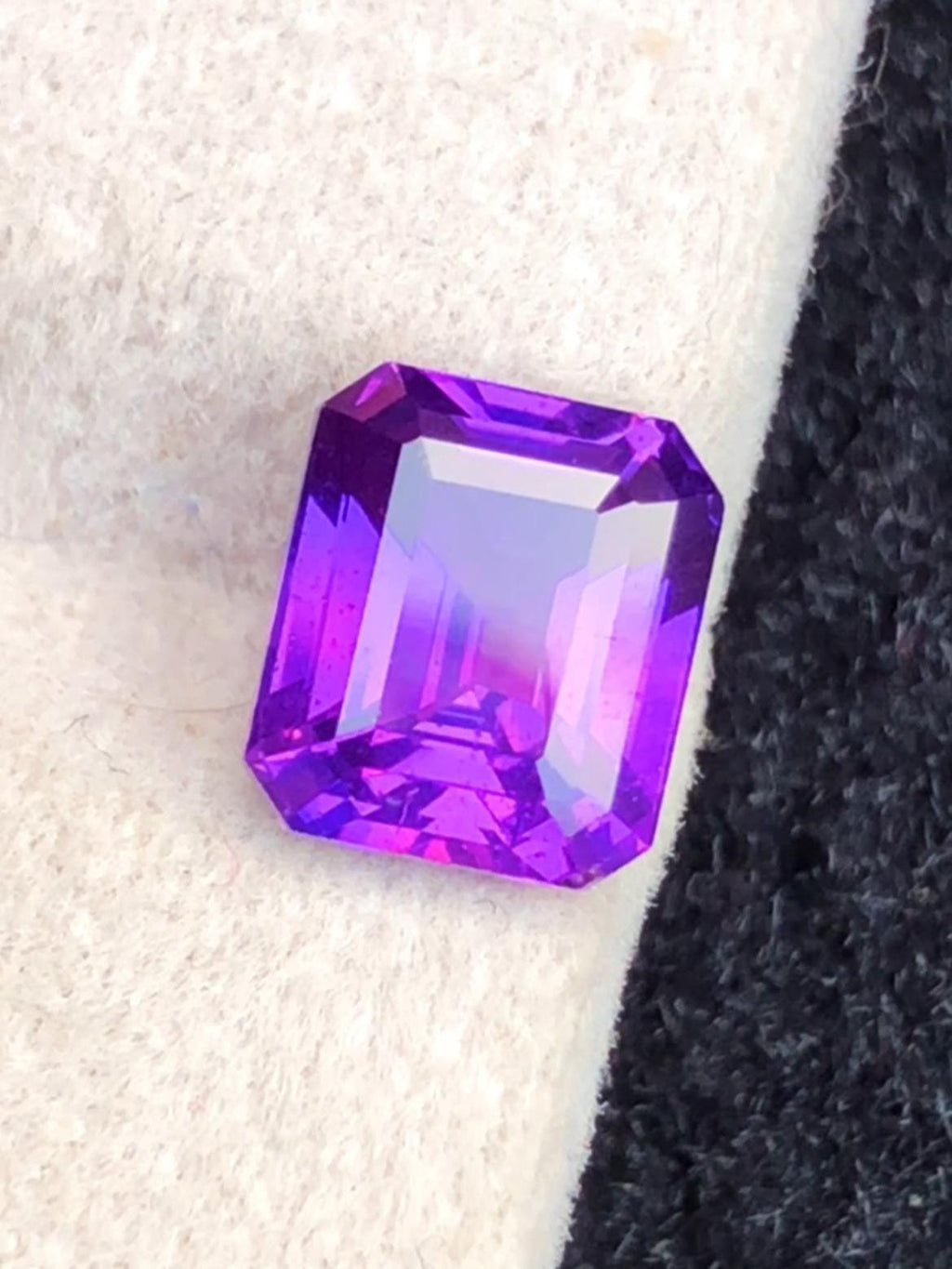 Lavender Sapphire 2.05ct Octagonal Emerald Cut Madagascar , No heat Certified