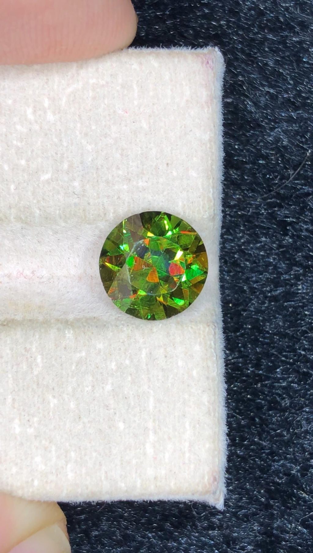 Chrome Sphene 1.10ct Round Cut — Full Fire, Skardu Pakistan