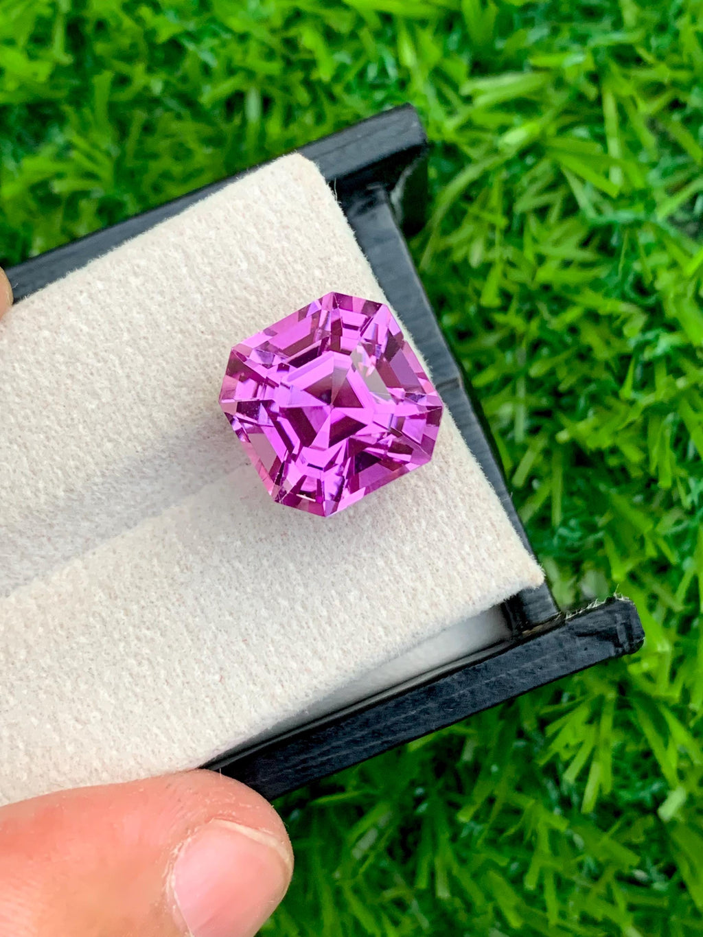 Purplish Pink Kunzite Gemstone: 13.40 CT Faceted Ascher Cut