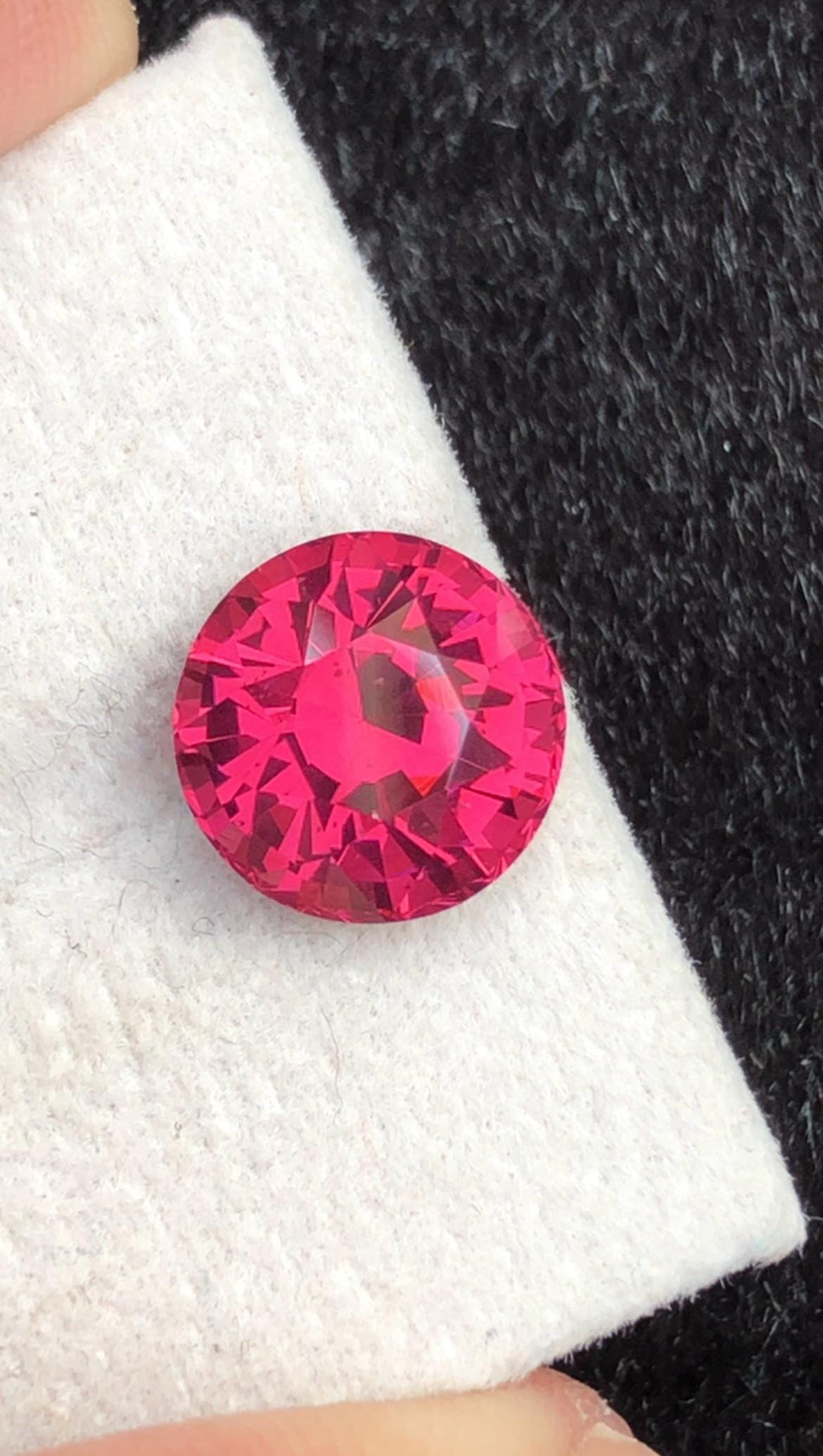 Purple Rhodolite Garnet 4.80ct Round Diamond Cut – Raspberry-Tone Tanga Mine Tanzanian Gemstone